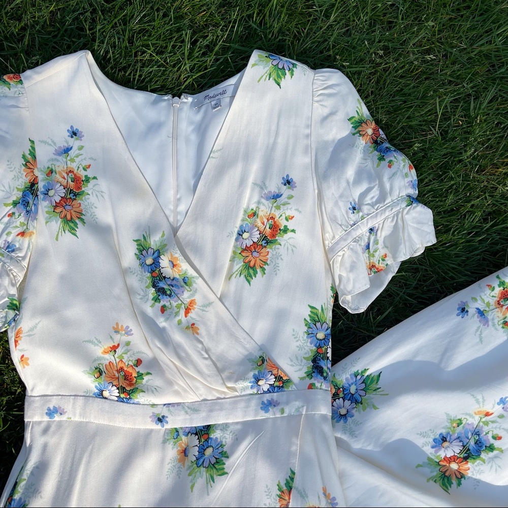 Ruffle Sleeve Maxi Dress in Classic Corsage